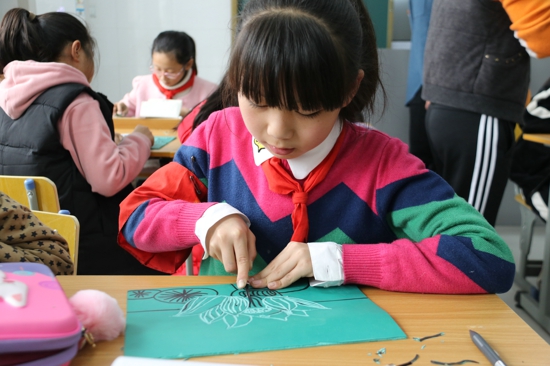 郑州市高新区五龙口小学举行“你成长，我快乐”主题开放日活动
