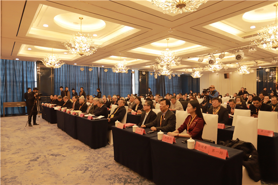 中华炎黄文化研究会海外拜祖委员会在河南郑州揭牌