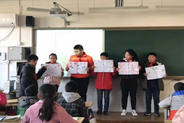 郑州市佛岗小学举行“畅游诗海，与诗同行”主题的系列活动