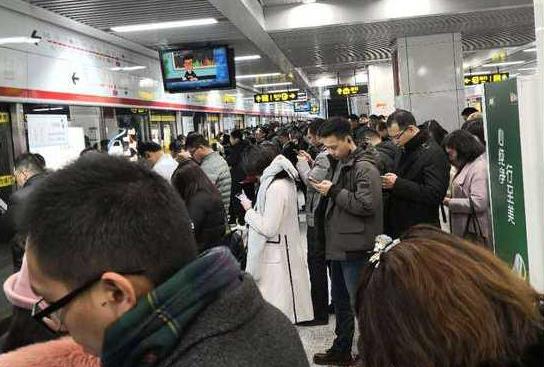 郑州地铁1号线今日设备故障 双向列车发生延误