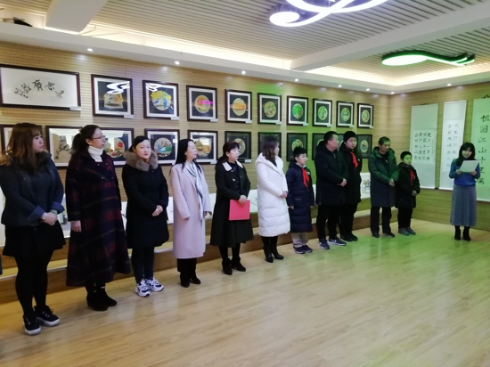 郑州市中原区百花艺术小学举办首届“童心童语”学生三人书画联展