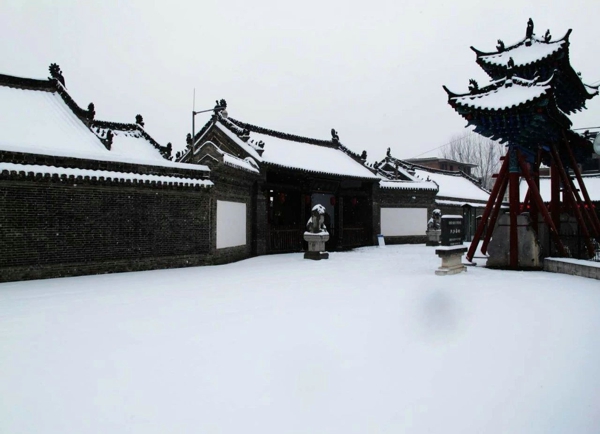  白雪古衙呈盛景