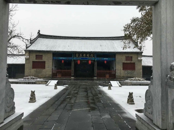  白雪古衙呈盛景