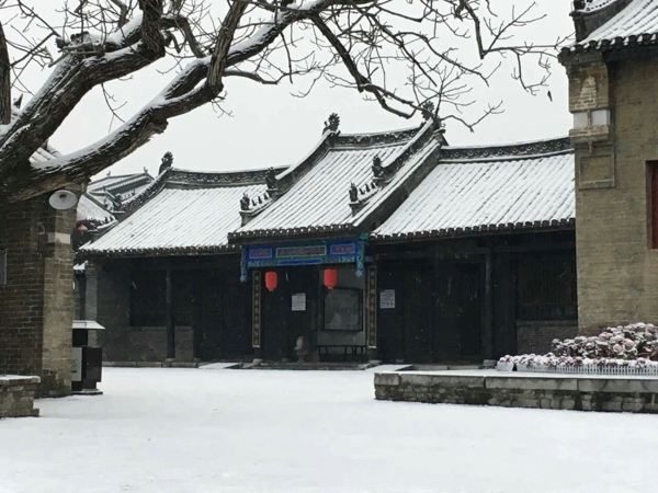  白雪古衙呈盛景