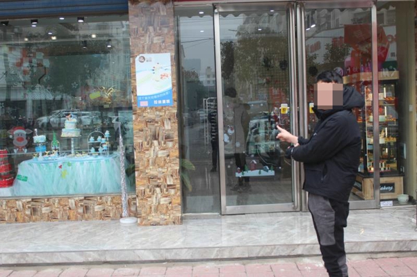 邓州警方提醒：沿街门店商家须锁好财物避免被盗