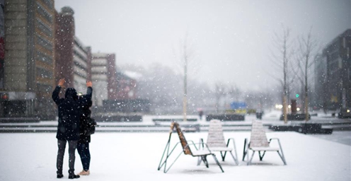 德国杜伊斯堡迎来降雪