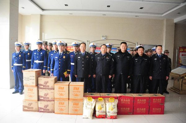 邓州市公安局党委走访慰问消防大队、武警中队和看守所