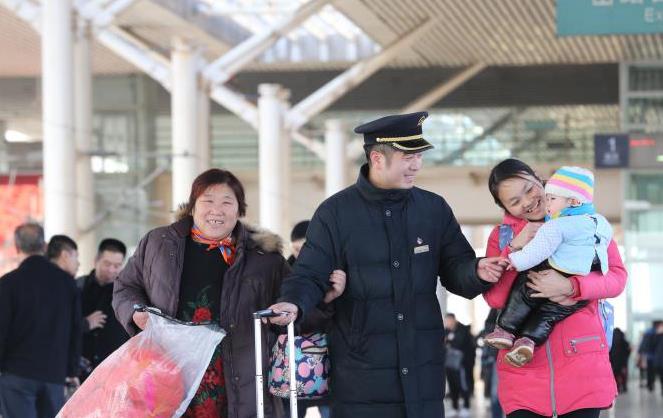 2月3日至2月10日 郑州铁路累计发送旅客235万人