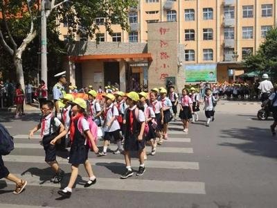 郑州交通即将进入“开学模式” 不想被堵请提前出门