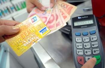 信用卡套现的灰色产业链：月入百万不是梦？