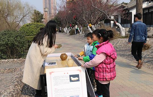 郑州民间博物馆进公园 市民在家门口就能与历史对话