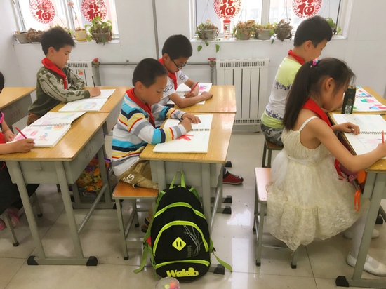 喜报 ——郑州高新区外国语小学喜获“书香校园”称号