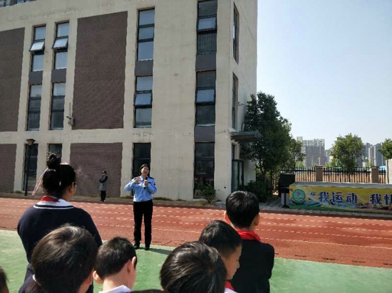 郑州高新区五龙口小学举行消防应急疏散演练活动