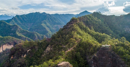 奇峰异石、冰峰奇峡 老君山景色壮美