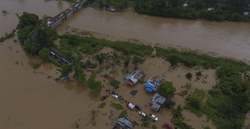 印尼西部洪水成灾 至少12人死亡