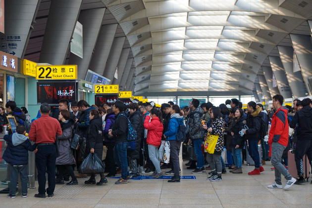 聚焦“买短乘长”：中铁总表示强行越站乘车将加收50%票款