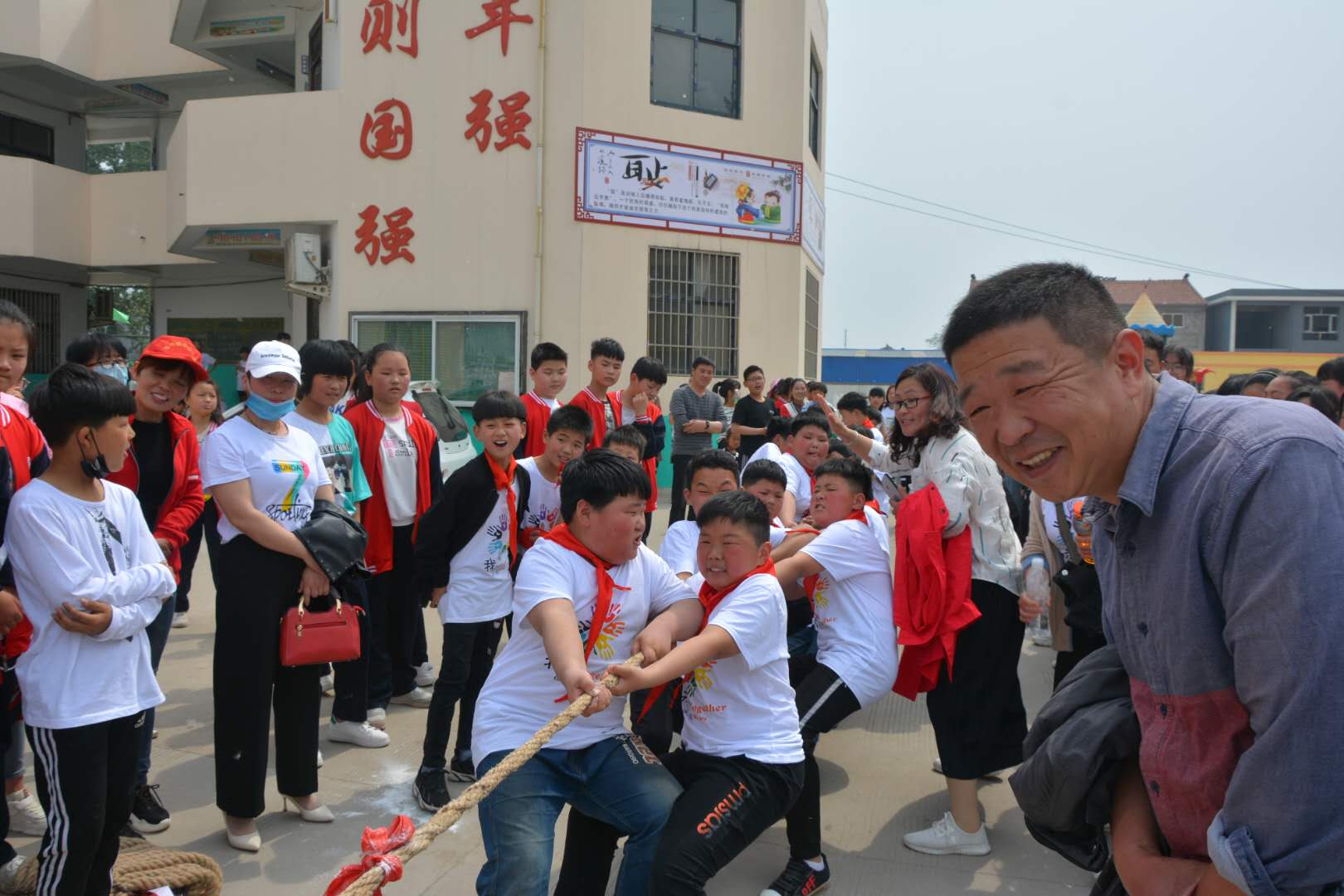 宁陵县张弓镇第二届中小学生春季运动会圆满成功